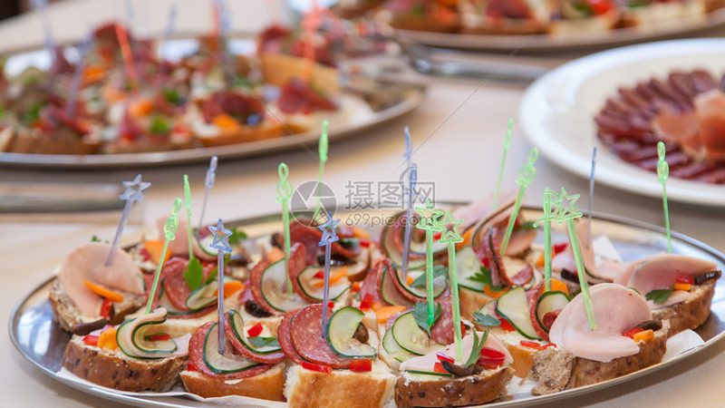 小包装零食代工格局：谁在掌控生产端的隐形冠军